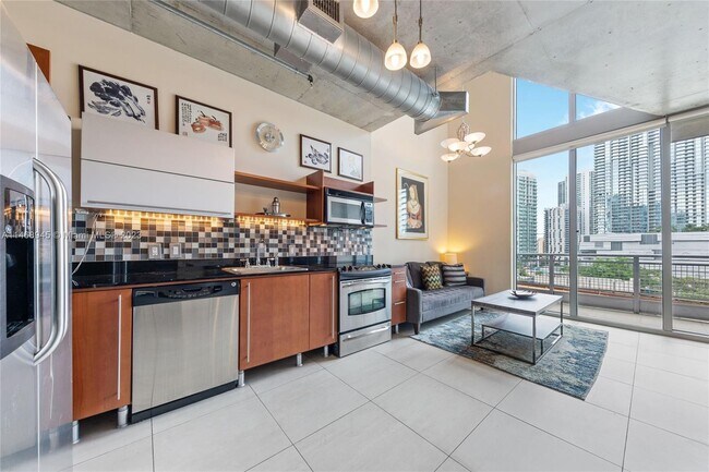 Photo - 690 SW 1st Ct Unidad 1018