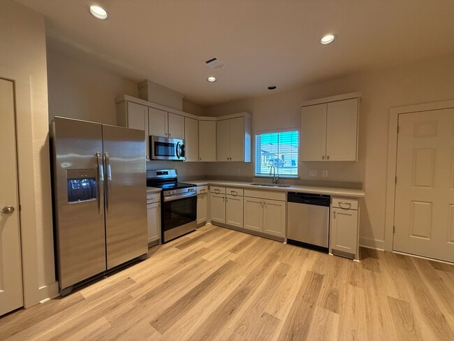 Photo - 104 Kirkland St