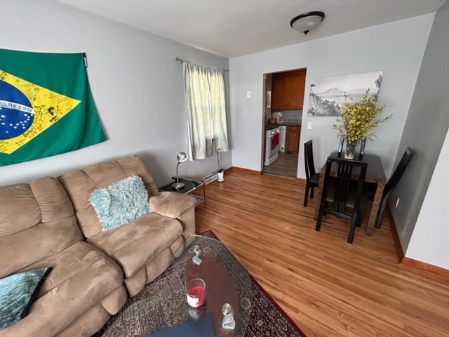 comedor con ventana - 7215 18th Ave S