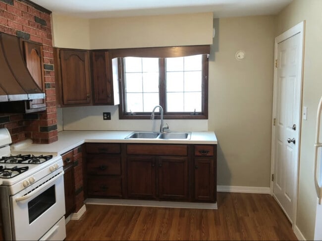 Photo - 1184 Kossuth Ave Unit 1