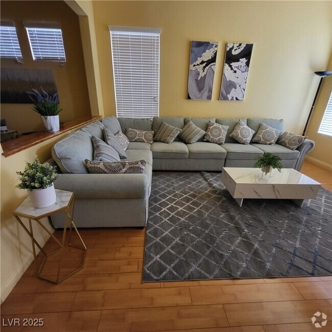 Building Photo - 7856 Bonaventure Dr Rental