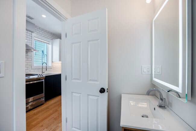 Photo - 27 Linden St Unidad 2