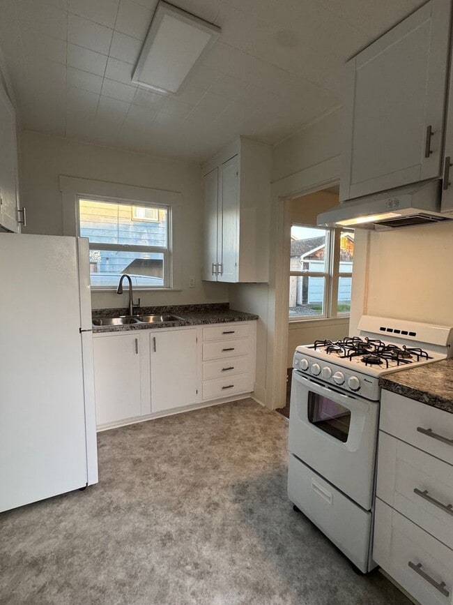 Photo - 2015 I St Unit 2017 I ST