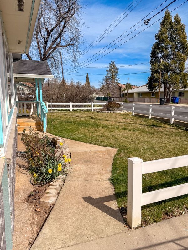 Photo - 615 Shasta Ave