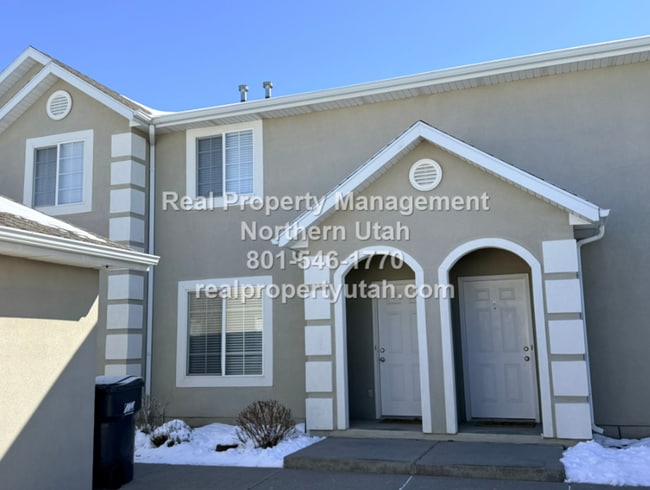 Building Photo - Cute 2 Bedroom Townhome in South Ogden Available