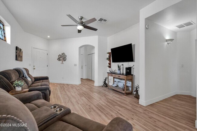 Photo - Incredible Spacious Back Yard! Large Covered Patio!