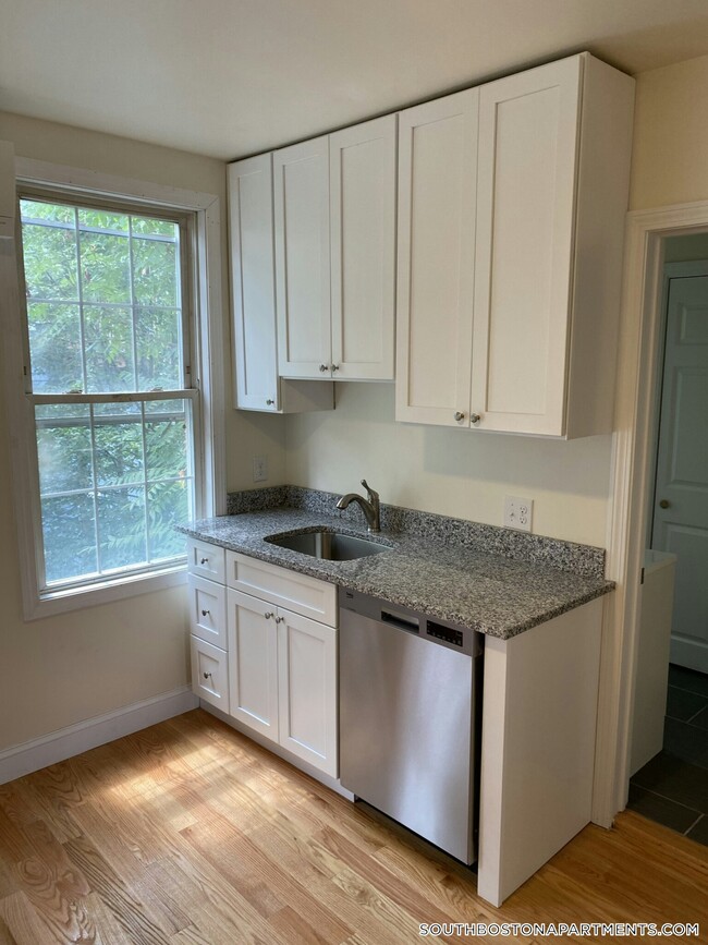 Photo - 83 Bolton St Unit 2