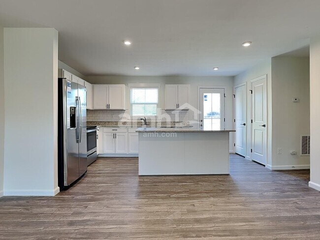 Photo - 213 Wooded Ridge Dr