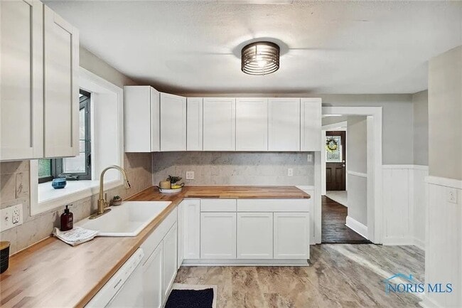 Photo - 4349 Burnham Ave