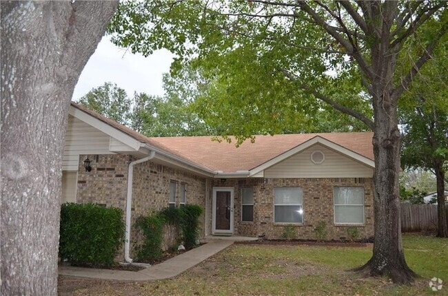 Building Photo - 1803 Sunset Dr Rental