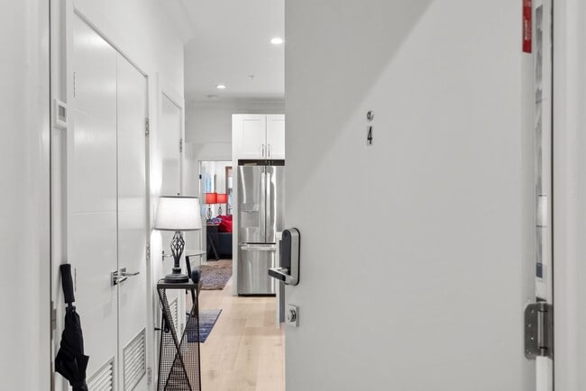 Photo - 2 Bed 2 Bath - Adams Morgan Condo - Comple... Unit 4