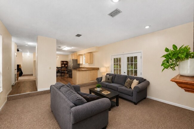 Photo - 315 NW 28 St