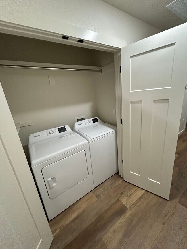 Photo - 707 W 12th St Unidad A