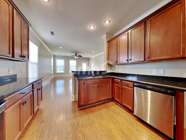 Photo - 232 Cameron St