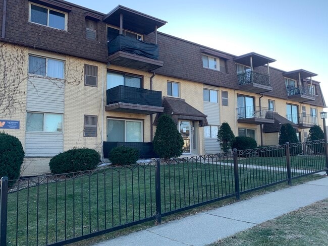 Building Photo - 8141 W 84th Pl Unit 2D