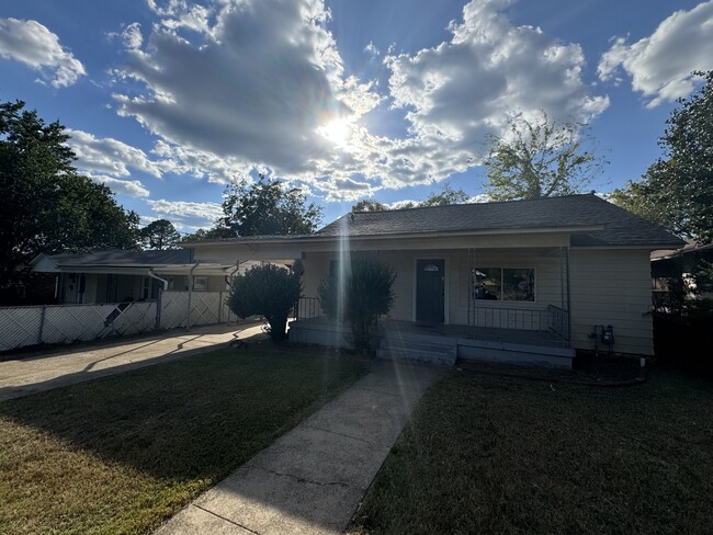 Building Photo - 117 Gardner St