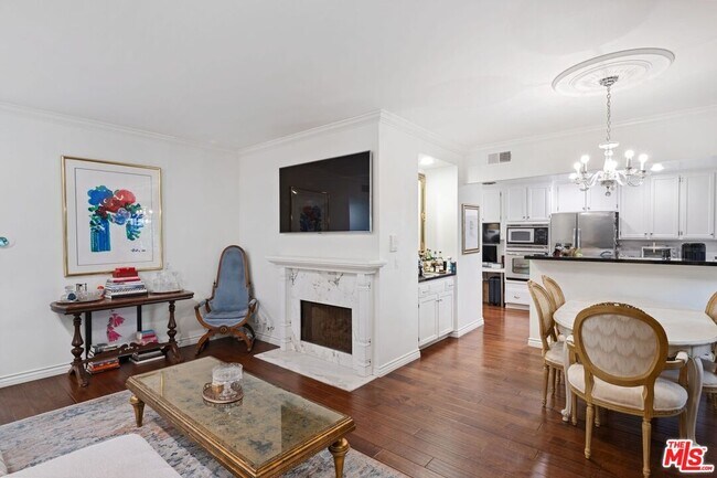 1375 Kelton Ave Unit 107