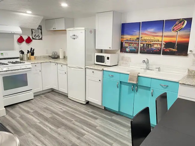 Photo - 37 W Robert Ave