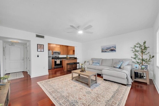 Photo - 210 5th Ave S Unidad 404