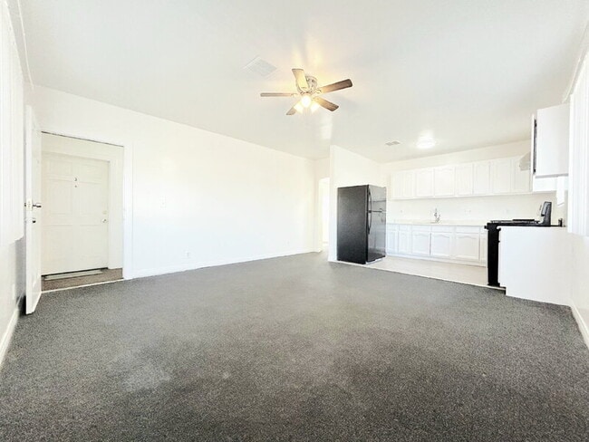 Building Photo - 8251 San Pedro St Unit 4 Rental