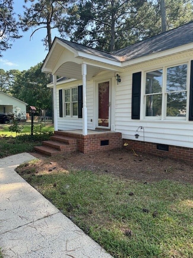 Photo - 107 Clairmont Rd NE