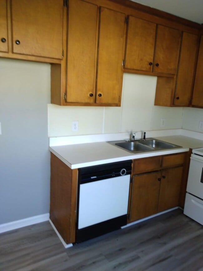 Photo - 1809 E Trail Dr SE
