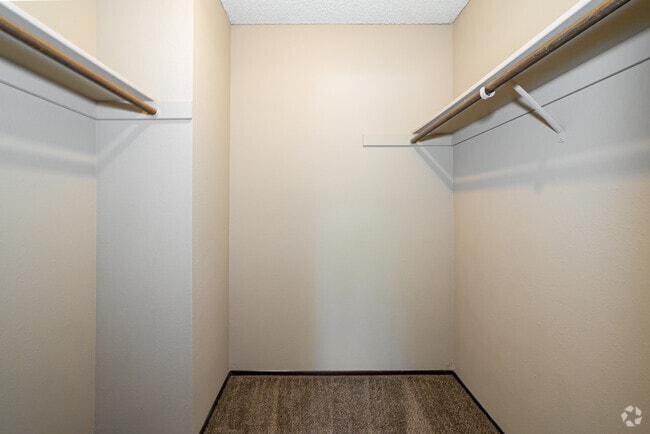 1BR, 1BA - 720SF