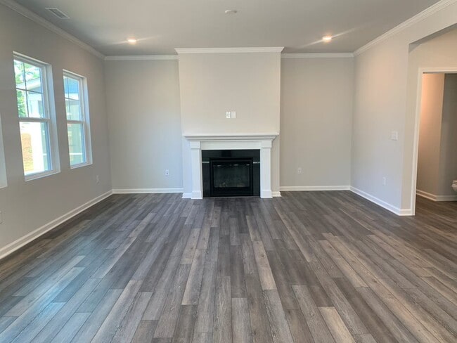 Photo - 139 Iris Dr