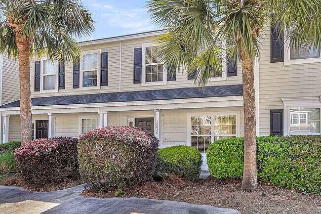 Photo - Easy, Modern Comfort in a Prime Charleston Location!