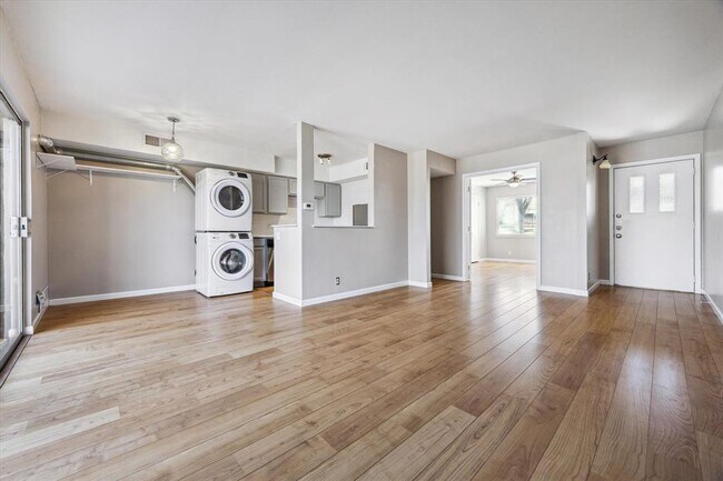 Photo - 1304 Mariposa Dr Unit 104