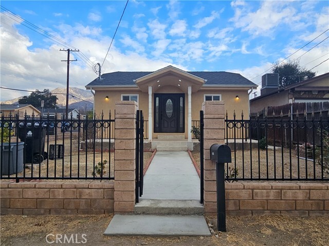 Photo - 10558 Langmuir Ave House