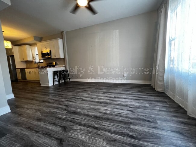 Photo - 1455 W Augusta Blvd Unit 1