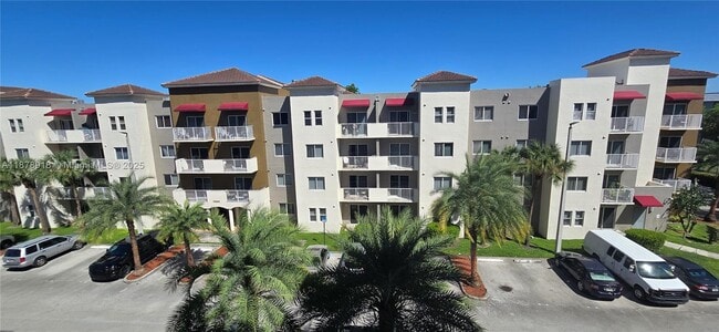 Building Photo - 11060 SW 196th St Unit 401