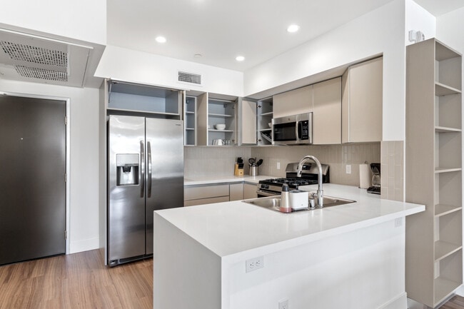 Ecco Lexington – Apartments & Co-Living