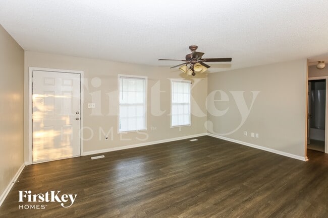 Photo - 268 Southaven Ct