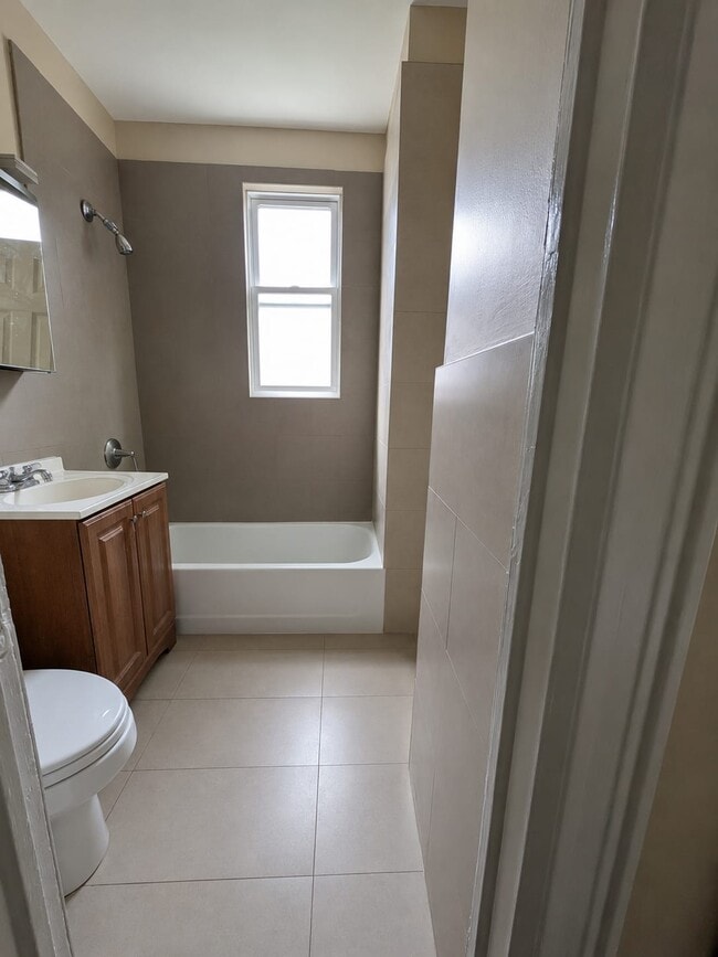 Photo - 150 W 20th St Unit 2