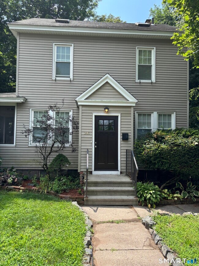 Building Photo - 246 Goffe Terrace