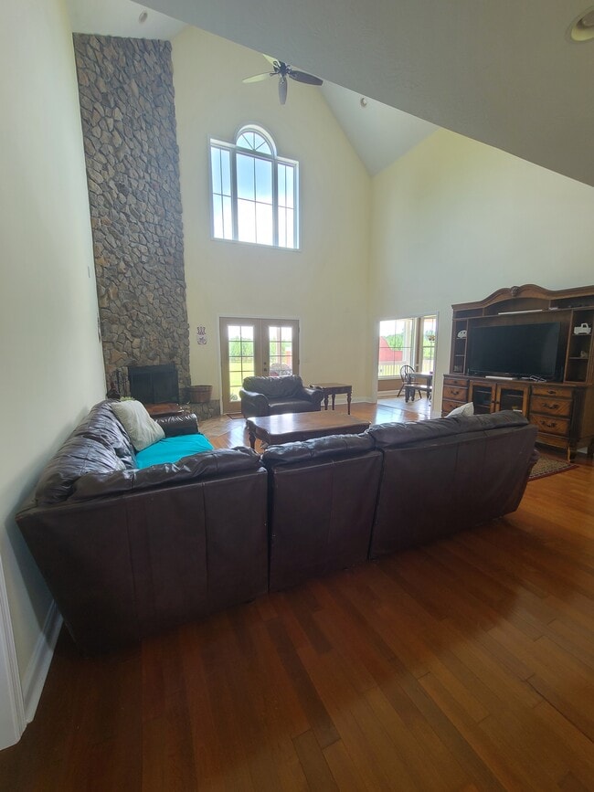 Photo - 195 Tennis Ranch Rd