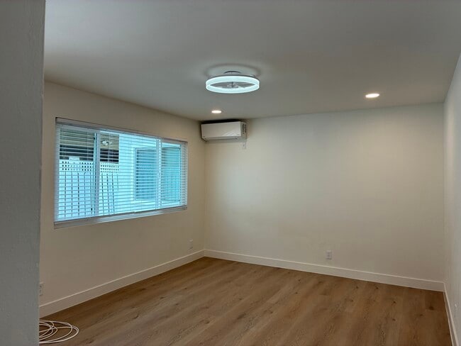 Photo - 12920 Roselle Ave Unit B
