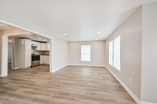 Photo - 1428 E 36th St