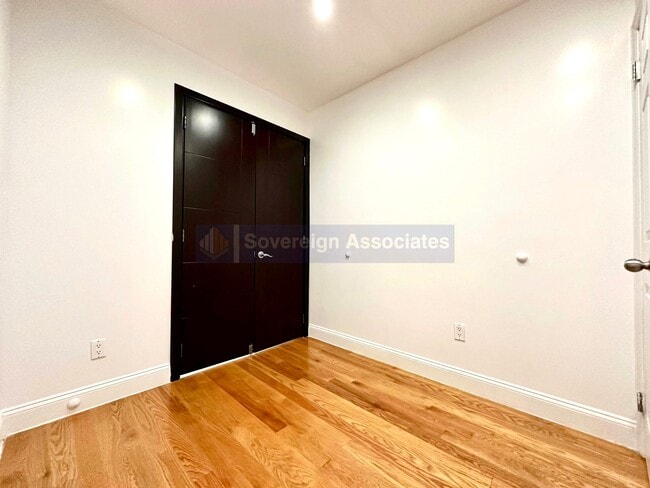 Photo - 109 W 105th St Unidad 2A