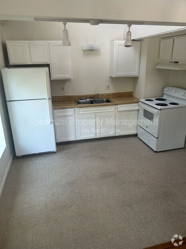 Building Photo - 10 Railroad Square Unit 201 Rental