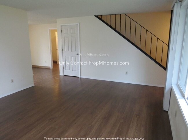 Photo - Beautiful Duplex In Hillsboro W/Attached G...
