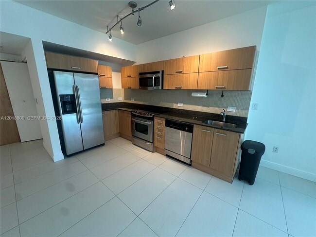 Building Photo - 350 S Miami Ave Unit 2008