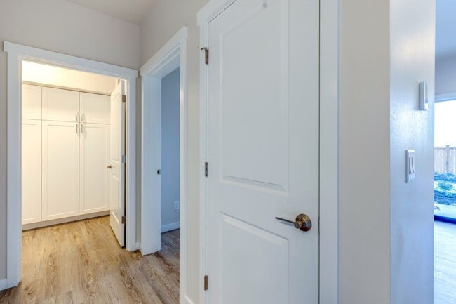 1 Bedroom Hallway