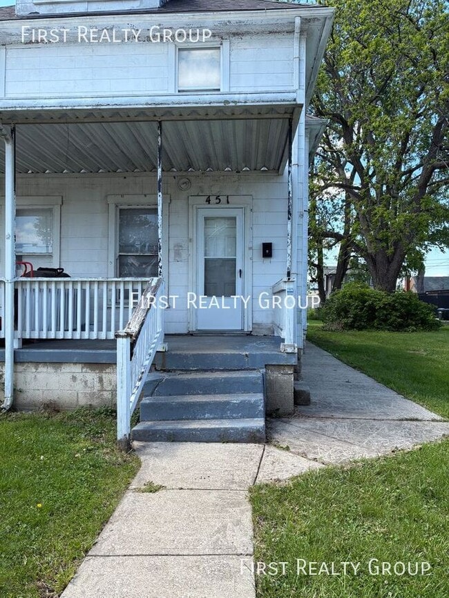 Photo - 451 Hunter Ave