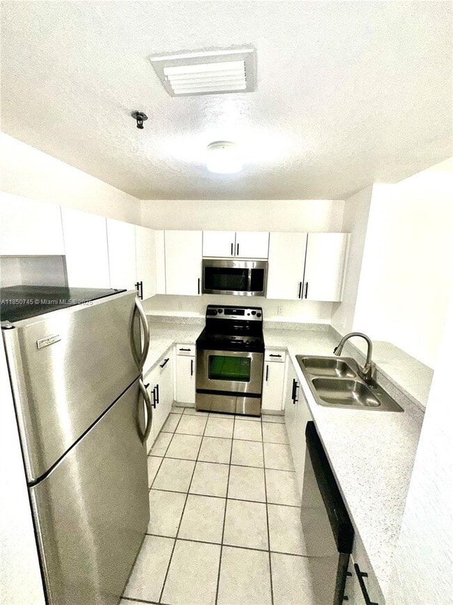 Photo - 2901 Riverside Dr Unit 304