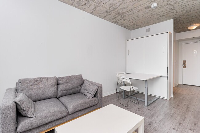 Photo - 1900 Simcoe St N Unit 608