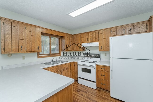 Photo - 1800 43rd St NW House