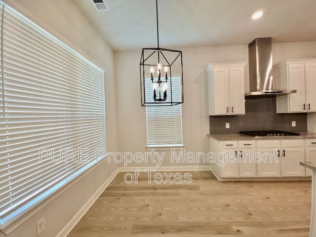 Photo - 17400 Howdy Way